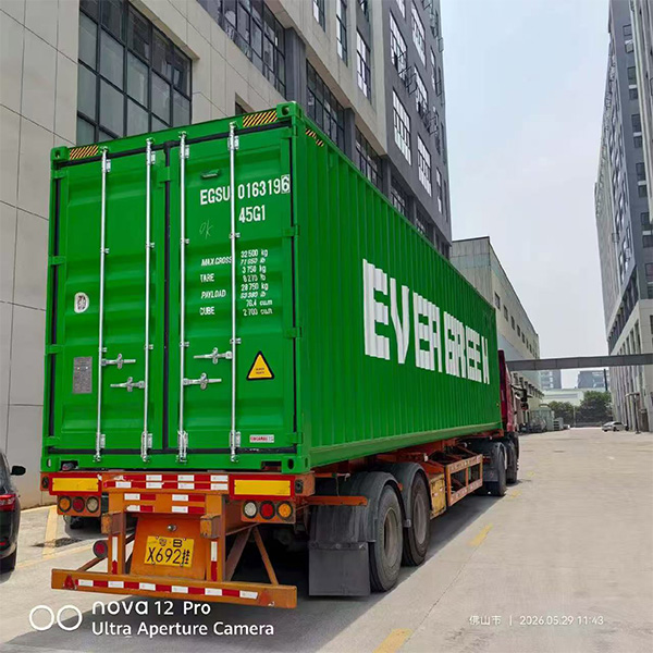 TAICHUANG ナットタッピングマシンが海外顧客への出荷に成功