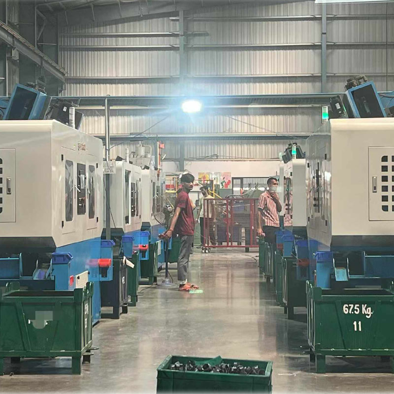 インドのファスナー工場向けTAICHUANGナットタッピングマシン